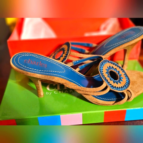 Charles David size 10 suede kitten heel - Picture 1 of 4